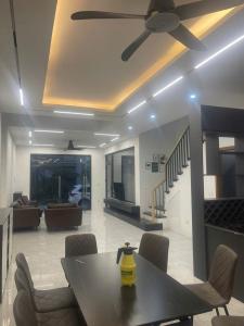 BÁN CĂN NHÀ CHỦ XÂY ĐỂ Ở, KIÊN CỐ, NỘI THẤT ĐỒNG BỘ - SIÊU HIẾM