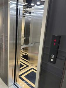 NHÀ MỚI XÂY ĐẸP LONG LANH TẠI KĐT VĂN PHÚ 90m2 – 22 TỶ - THANG MÁY - Ô TÔ ĐỖ NGÀY ĐÊM – THUẬN TIỆN KINH DOANH