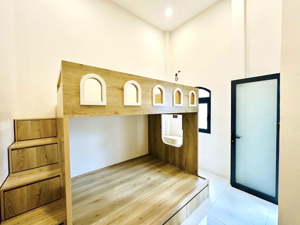 Bán nhà -hẻm xe hơi -sát mặt tiền- 5tỷ