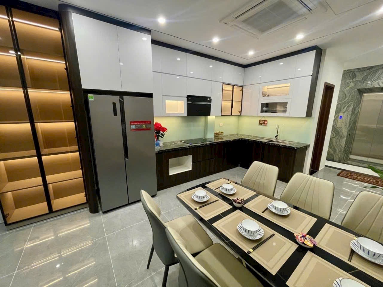 Bán nhà 7 tầng - HOÀNG NHƯ TIẾP