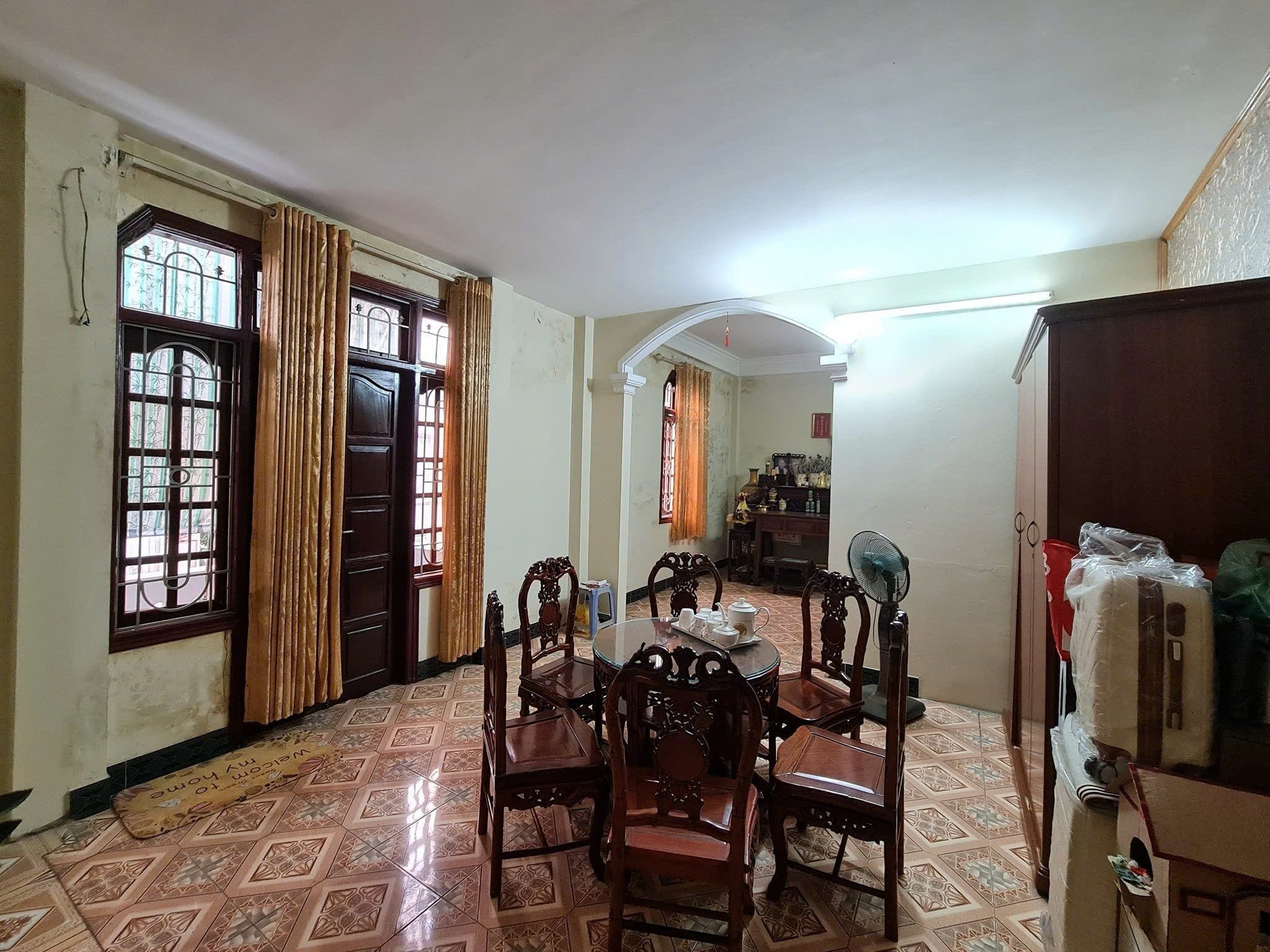 BÁN NHÀ NGỌC THỤY. DIỆN TÍCH 31m2 5 tầng, NHÀ MỚI ĐẸP, INNOVA 7 CHỖ ĐỖ CỬA, GIÁ CHỈ HƠN 5 tỷ