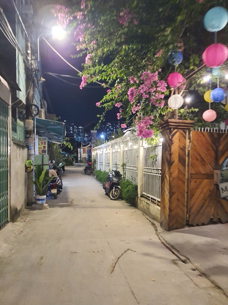 Bán nhà Chuyên Dùng 9, quận 7, nhỉnh 4 tỷ, đang cho thuê, hẻm trước nhà hơn 3m