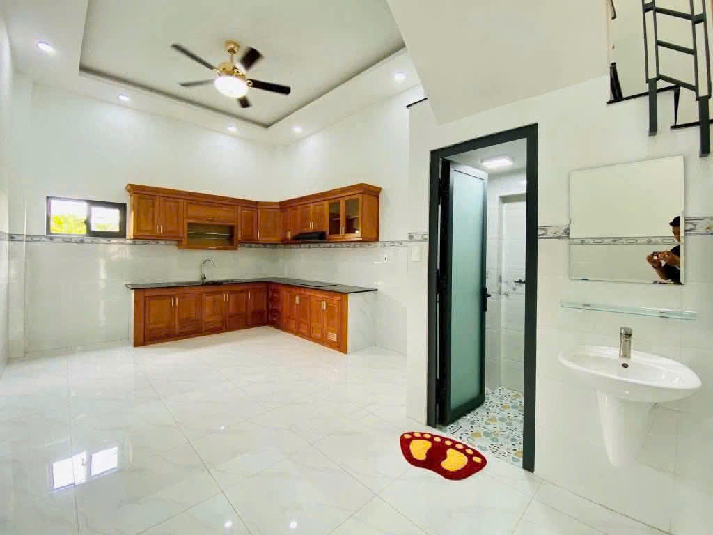 Bán nhà diện tích 130m2 1 trệt 2 lầu đường Tô Ký quận 12  HCM