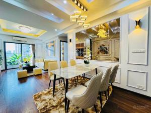 Bán căn 3pn 95m2 chung cư Star Tower 283 Khương Trung