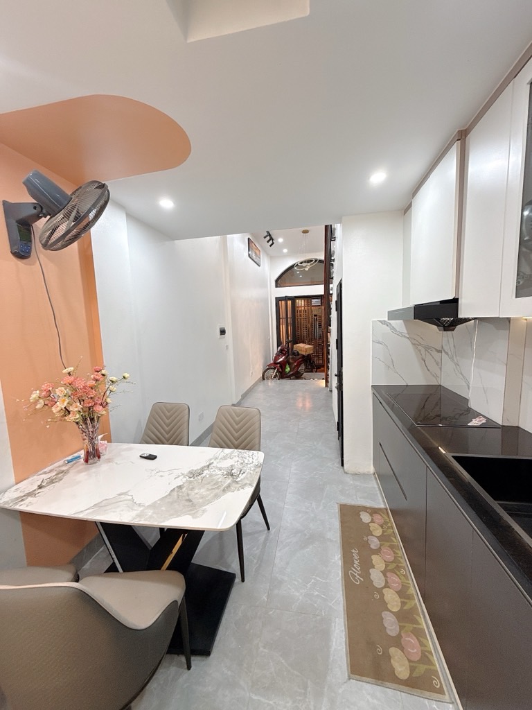 BÁN NHÀ TRƯƠNG ĐỊNH – 34M² – MT 3.3M – 5 TẦNG – 4 NGỦ – 10M RA Ô TÔ