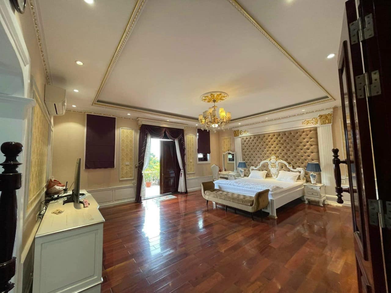 THẠCH BÀN LONG BIÊN