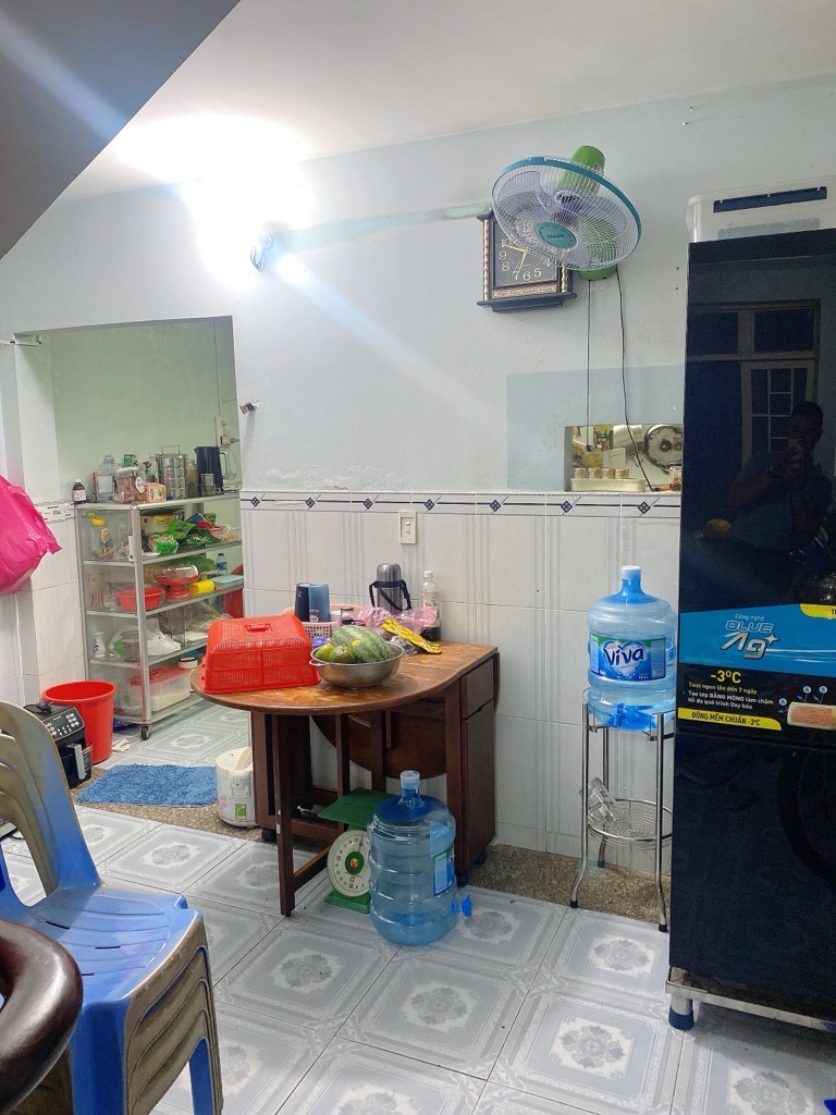 MẶT TIỀN KINH DOANH SẦM UẤT KHU VỰC DÂN CƯ HIỆN HỮU