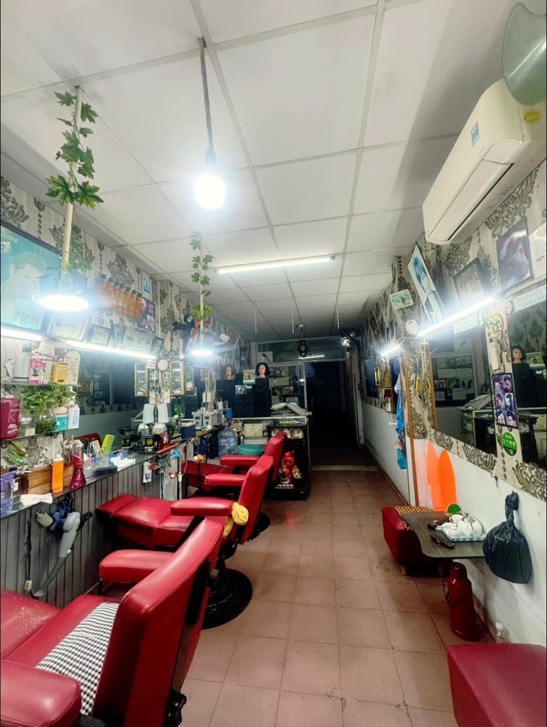 MẶT TIỀN KINH DOANH SẦM UẤT KHU VỰC DÂN CƯ HIỆN HỮU