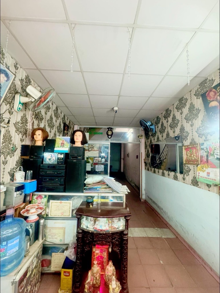 MẶT TIỀN KINH DOANH SẦM UẤT KHU VỰC DÂN CƯ HIỆN HỮU