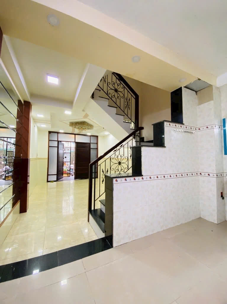 PHẠM QUÝ THÍCH - NHÀ 3 TẦNG KIÊN CỐ - 48M2 - 4x12M SỔ VUÔNG VỨC HOÀN CÔNG ĐỦ - 3 PHÒNG NGỦ HẺM XE HƠI 4M - SÁT MẶT TIỀN