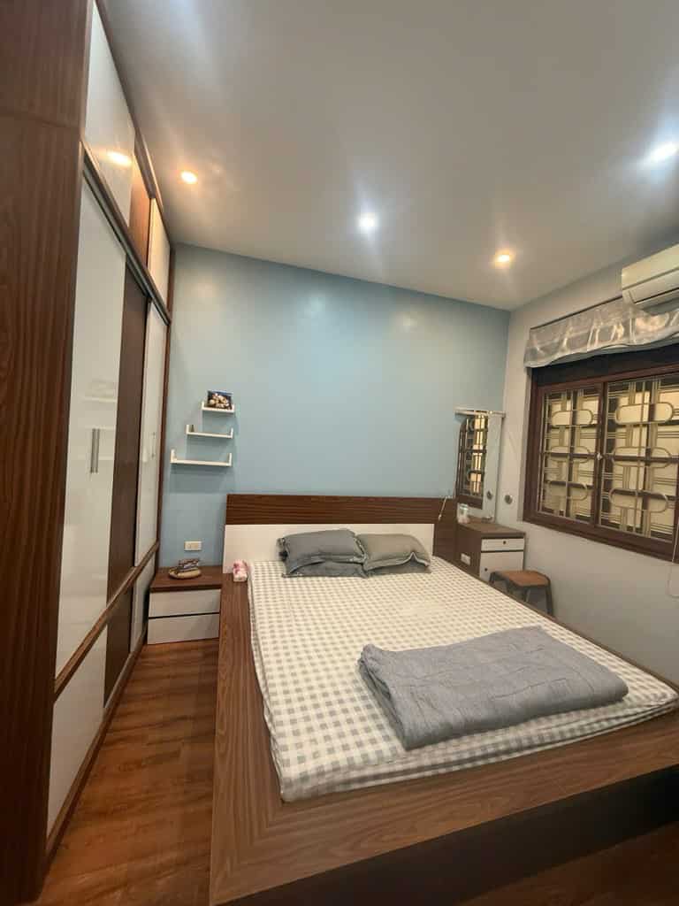 Bán Nhà Định Công, Hoàng Mai ở luôn 40m2, 4 tầng, SĐCC, chỉ hơn 6 tỷ. Lh: 0965789916