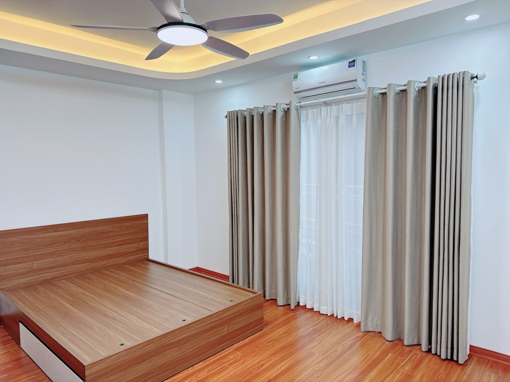 Bán Nhà Định Công, Hoàng Mai ở luôn 40m2, 4 tầng, SĐCC, chỉ hơn 6 tỷ. Lh: 0965789916