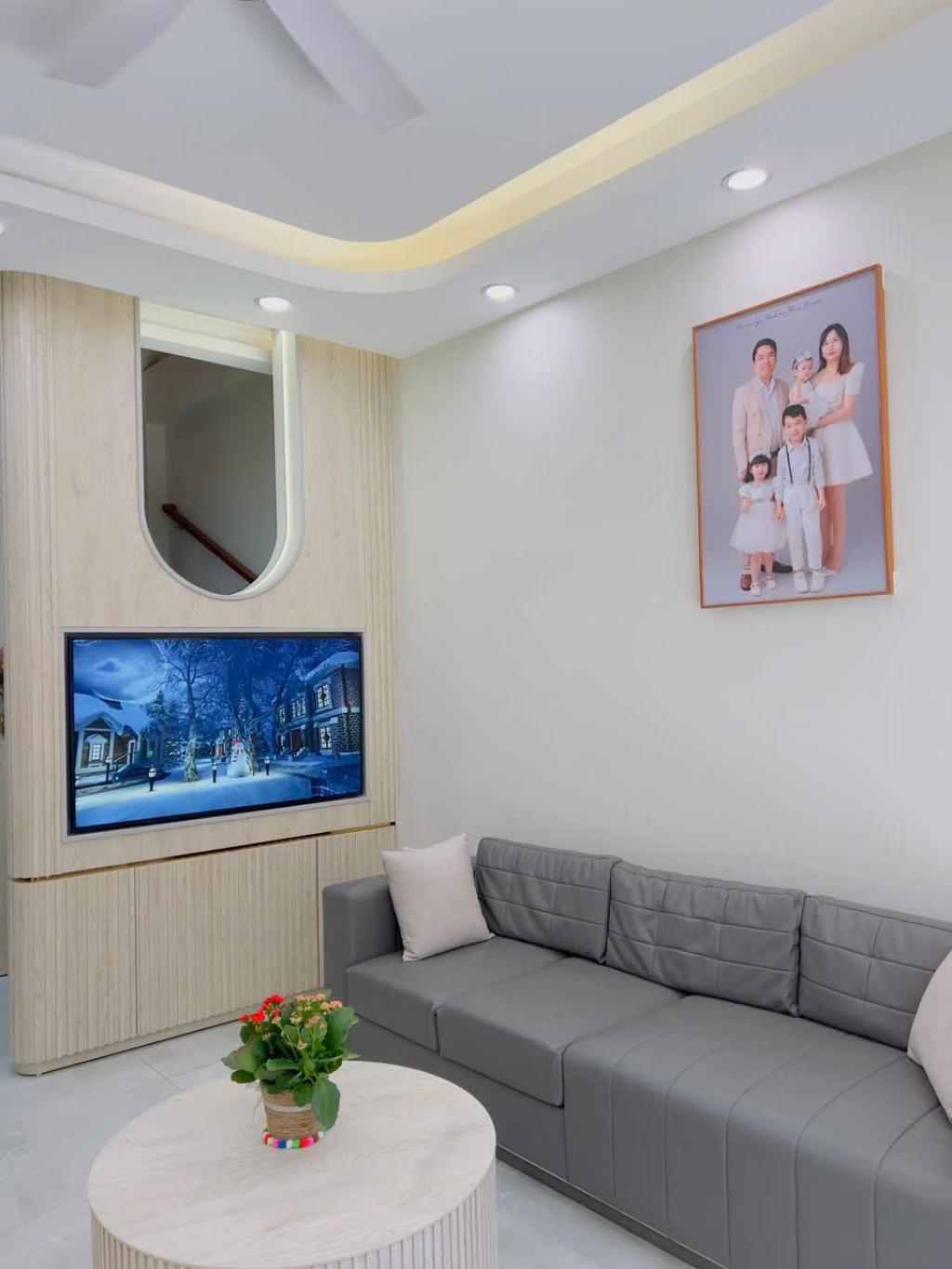 BÁN NHÀ NGÔ QUYỀN NHÀ ĐẸP, Ô TÔ 5 TẦNG, MT4M1 40M2