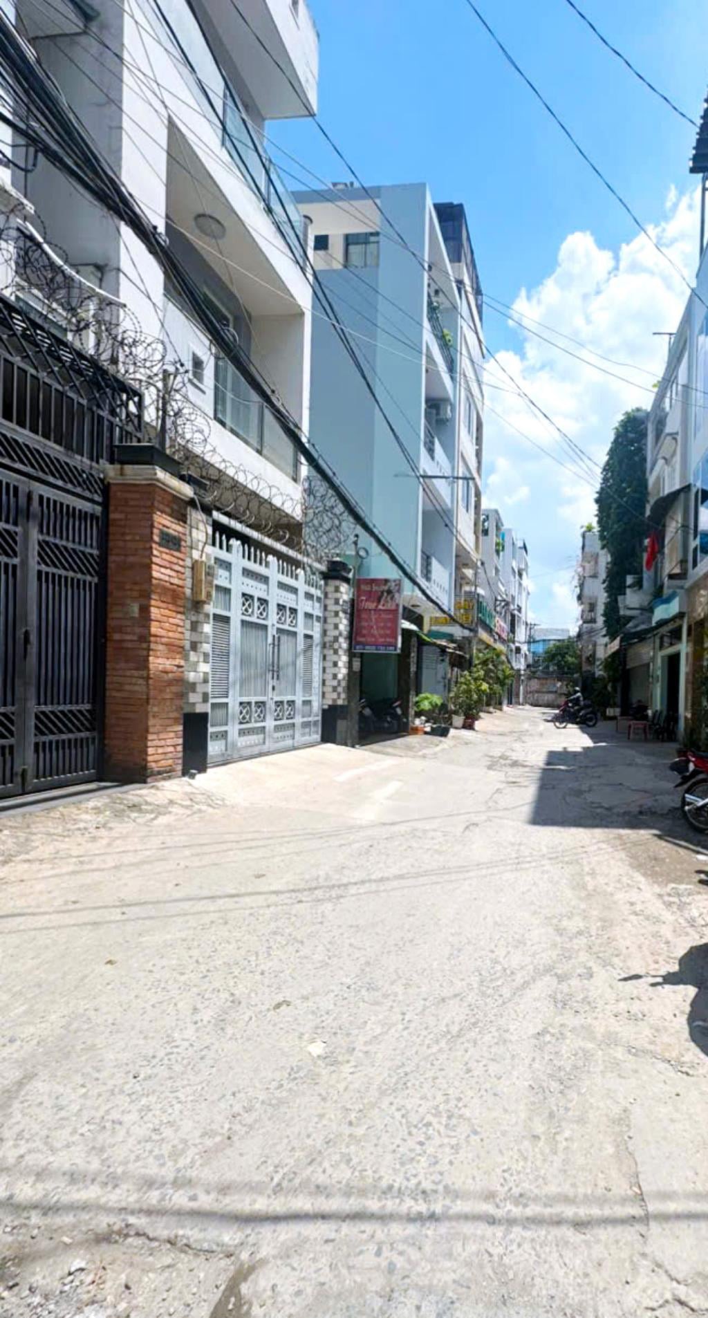 CHỦ GẤP BÁN ĐI ĐỊNH CƯ NƯỚC NGOÀI - SÁT MẶT TIỀN - 3 BƯỚC SANG TRUNG TÂM - NHỈNH 6 TỶ