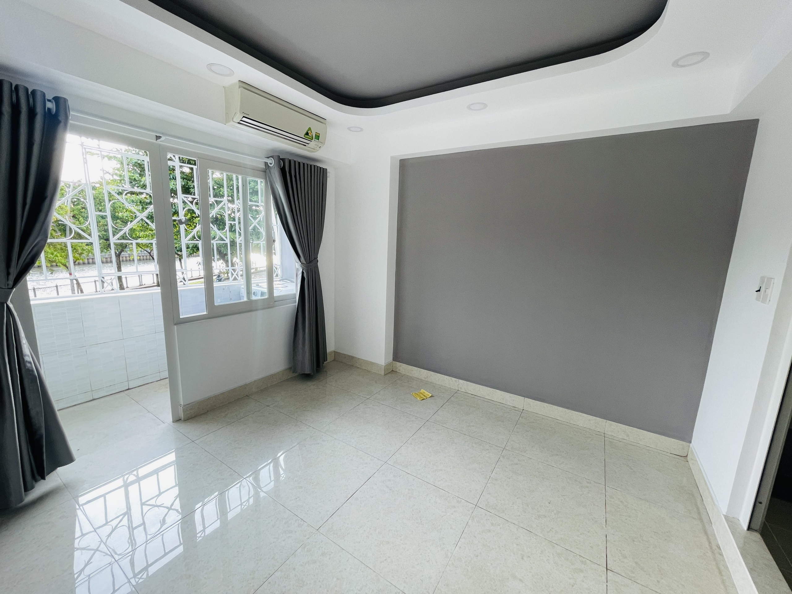 Căn Hộ Chung Cư Miếu Nổi - 2 PN 2 WC - Ban Công View Bờ Sông - 64m2 - Ngay Quận 1 - Chỉ Nhỉnh 3 Tỷ