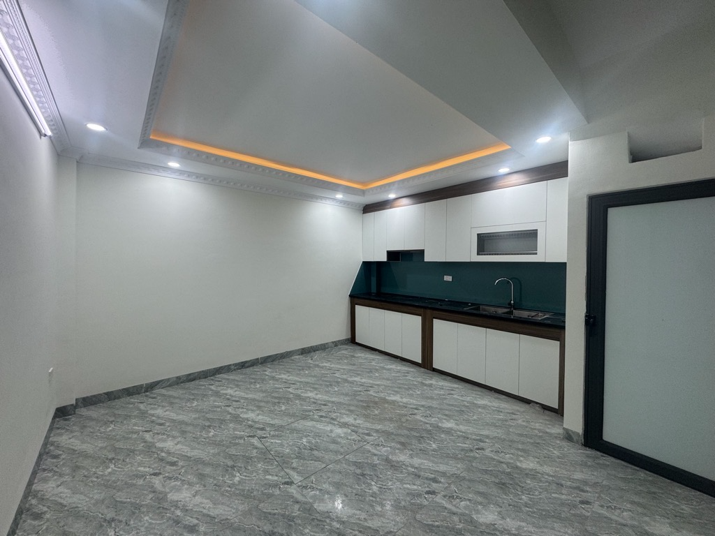 Căn hiếm có tại Thanh Trì – Nhà 5 tầng full nội thất, chỉ 5,8 tỷ