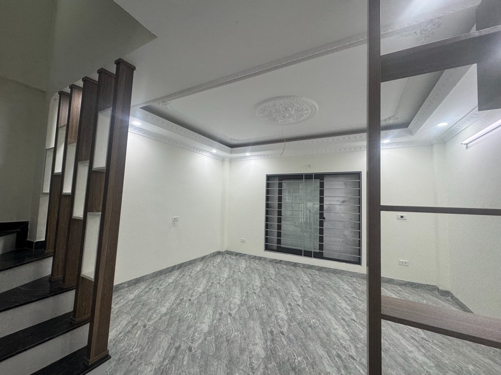 Căn hiếm có tại Thanh Trì – Nhà 5 tầng full nội thất, chỉ 5,8 tỷ