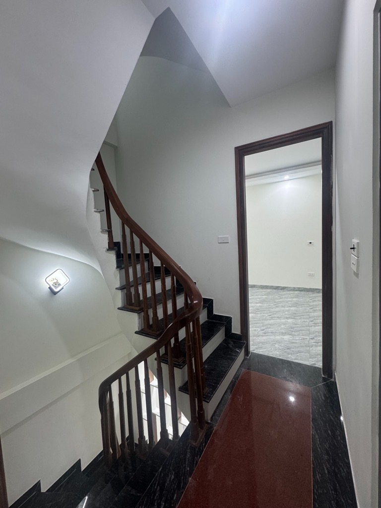 Căn hiếm có tại Thanh Trì – Nhà 5 tầng full nội thất, chỉ 5,8 tỷ