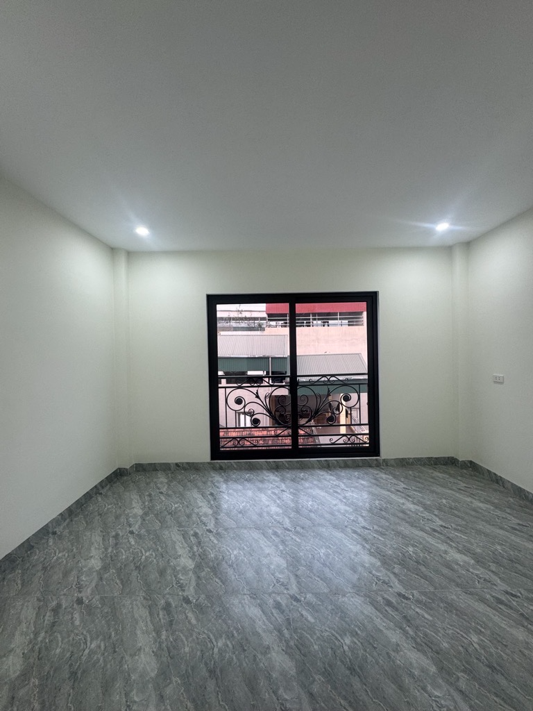 Căn hiếm có tại Thanh Trì – Nhà 5 tầng full nội thất, chỉ 5,8 tỷ