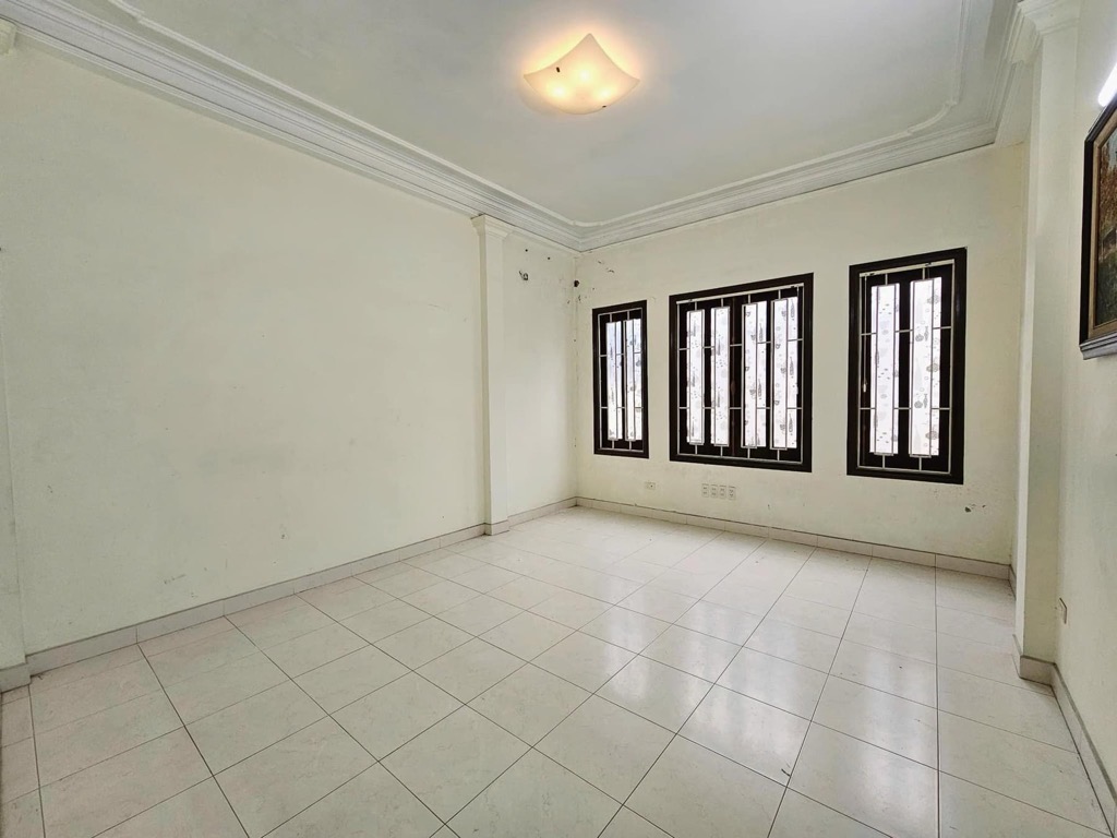 Ô TÔ ĐỖ CỬA - KV YÊN TĨNH - AN SINH ĐẲNG CẤP - ĐỐNG ĐA - 42m2 - 15,7 Tỷ