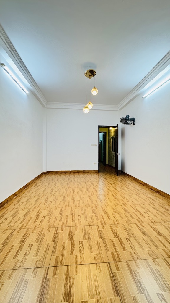 Ô TÔ ĐỖ CỬA - 2 BƯỚC RA PHỐ TÂY SƠN - 52m2 - 17,5 Tỷ