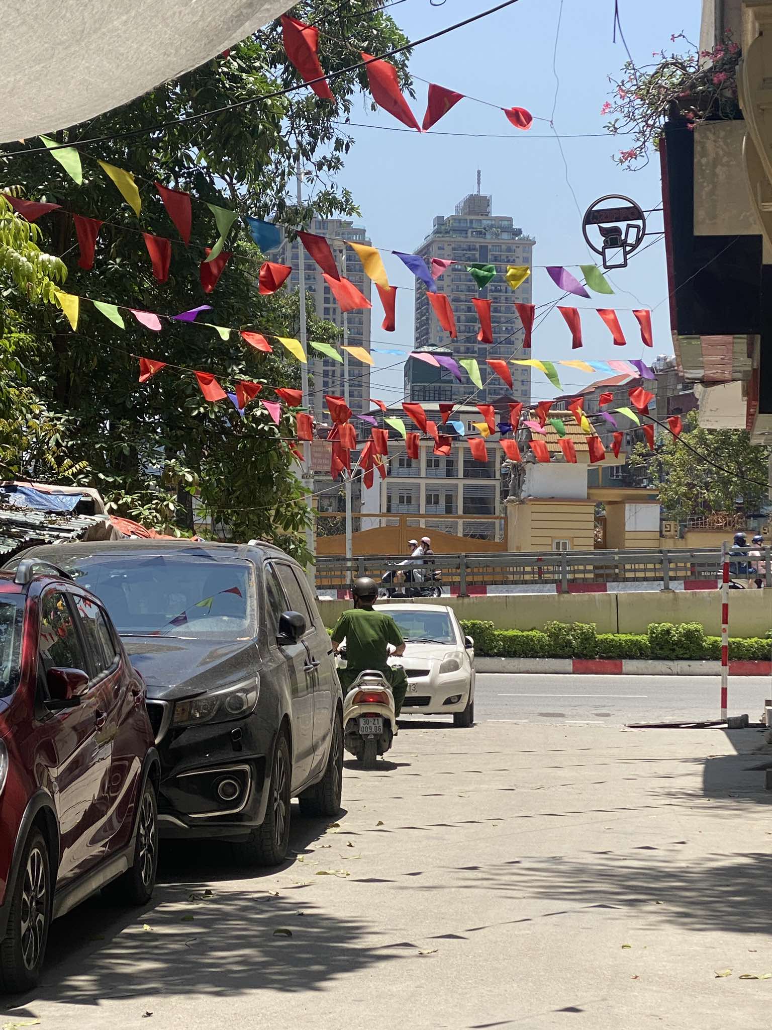 NGUYỄN CHÍ THANH - Ô TÔ ĐỖ CỬA - 45m2 -16 Tỷ