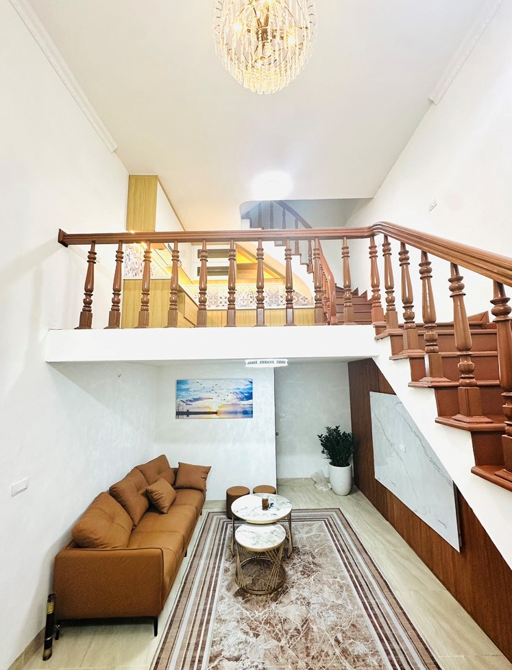 SÁT VÁCH MẶT PHỐ - ĐỐNG ĐA - ĐẸP VÀ ẤM CÚNG - 28m2 - 7,3 Tỷ