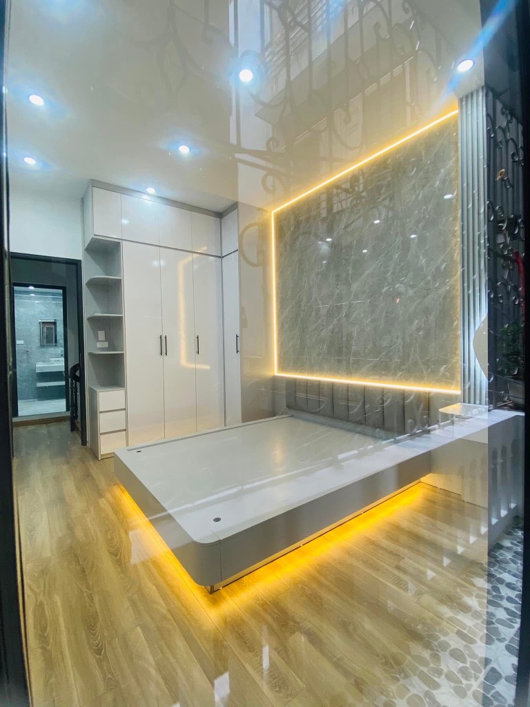 BÁN NHÀ ĐỐNG ĐA - Ở LUÔN - ĐẸP - THOÁNG - 31m2 - 7,5 Tỷ