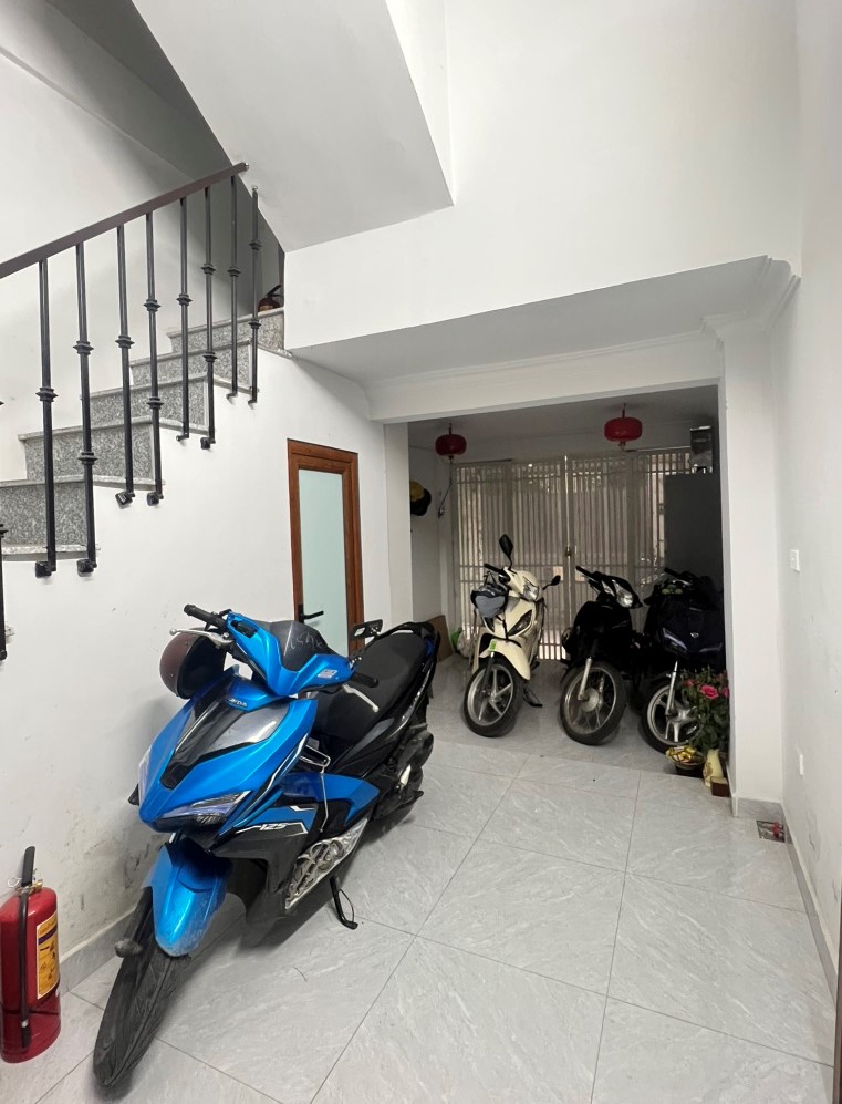 BÁN NHÀ PHỐ HOÀNG CẦU - ĐẦU TƯ SINH LỜI AN TOÀN - 33m2 - 9 TỶ