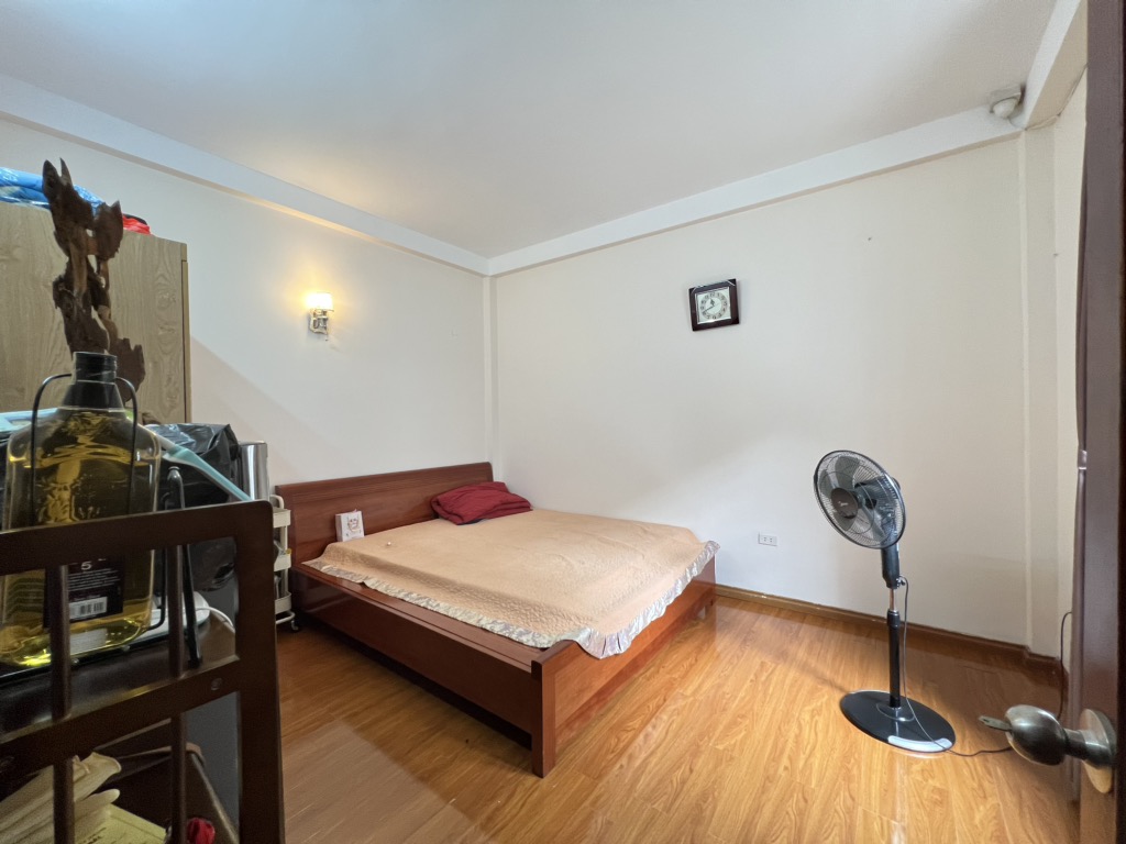 BÁN NHÀ SIÊU HIẾM PHỐ NGUYỄN CHÍ THANH - NGÕ Ô TÔ - ĐẦU TƯ CỰC NGON - 48,5 m2 - 12,75 Tỷ