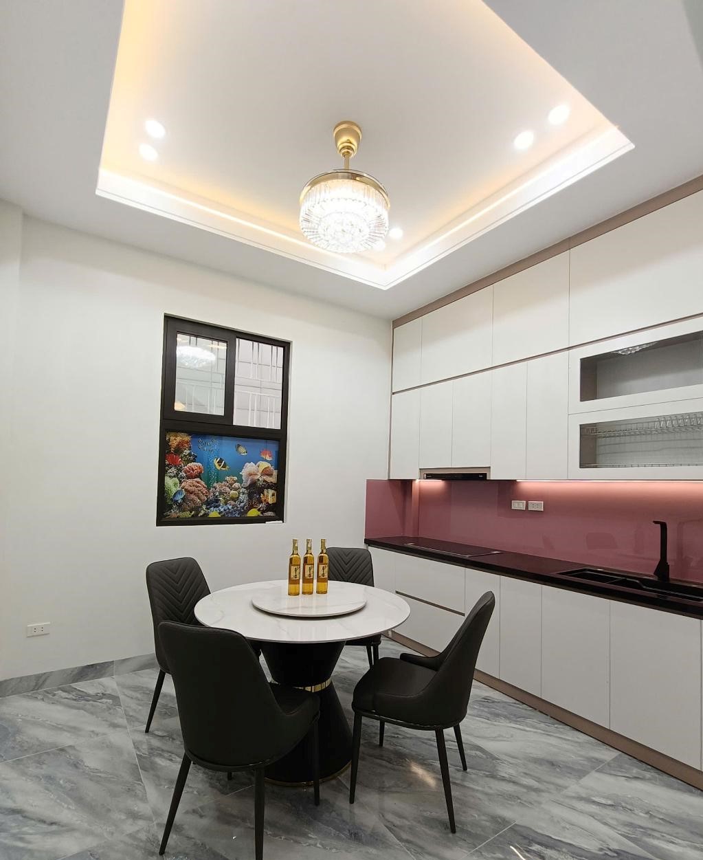 BÁN NHÀ PHỐ HUỲNH THÚC KHÁNG - ĐỐNG ĐA - SÂN RIÊNG, CỔNG RIÊNG - LÔ GÓC - 45m2 - 11 TỶ