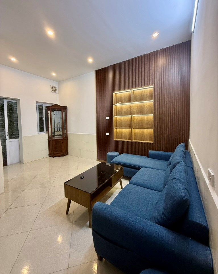 BÁN NHÀ “TÚP LỀU TRANH”  PHỐ HUỲNH THÚC KHÁNG - ĐỐNG ĐA - THOÁNG SÁNG - GẦN HỒ - GẦN Ô TÔ - Ở CỰC SƯỚNG - 35m2 - 7 TỶ