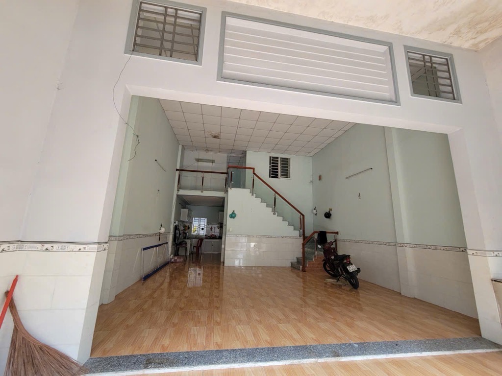 BÁN ĐẤT TẶNG NHÀ 92m2 chỉ 4tỷ hơn HIỆN THÀNH Q12