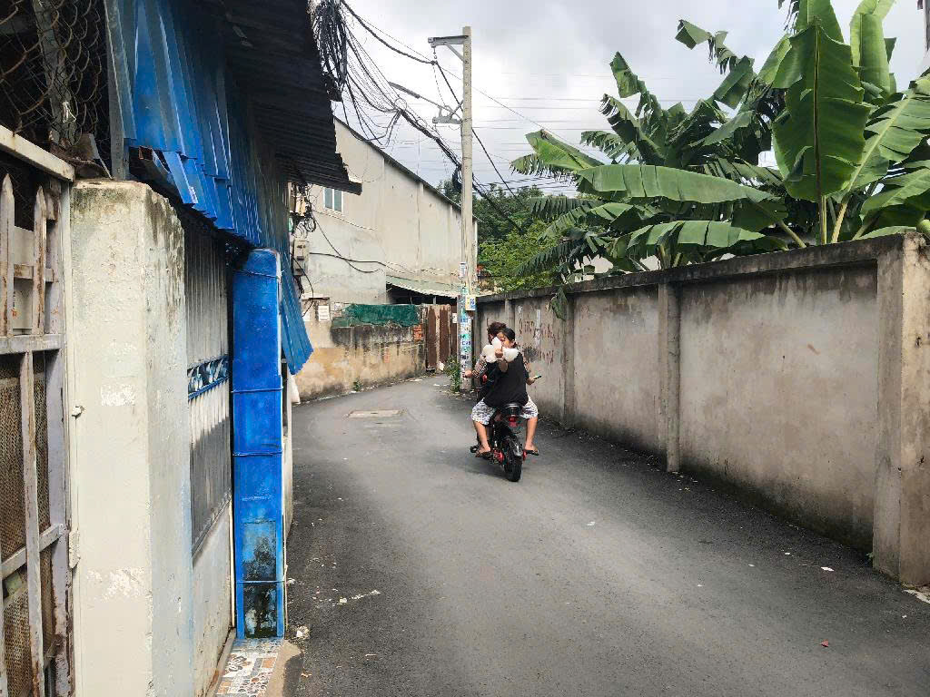 BÁN ĐẤT TẶNG NHÀ HẺM XE HƠI CHỈ 5TY MT 9M 83M2 NGUYỄN ẢNH THỦ HIỆP THÀNH Q12