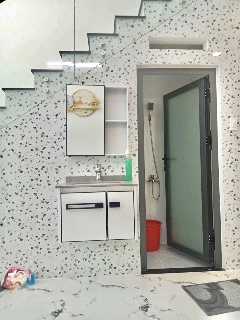 VIP HXH NHÀ MỚI CÁCH NGÃ 4 AN SƯƠNG 2P 4x18 BÀ ĐIỂM Q12 HƠN 4tỷ