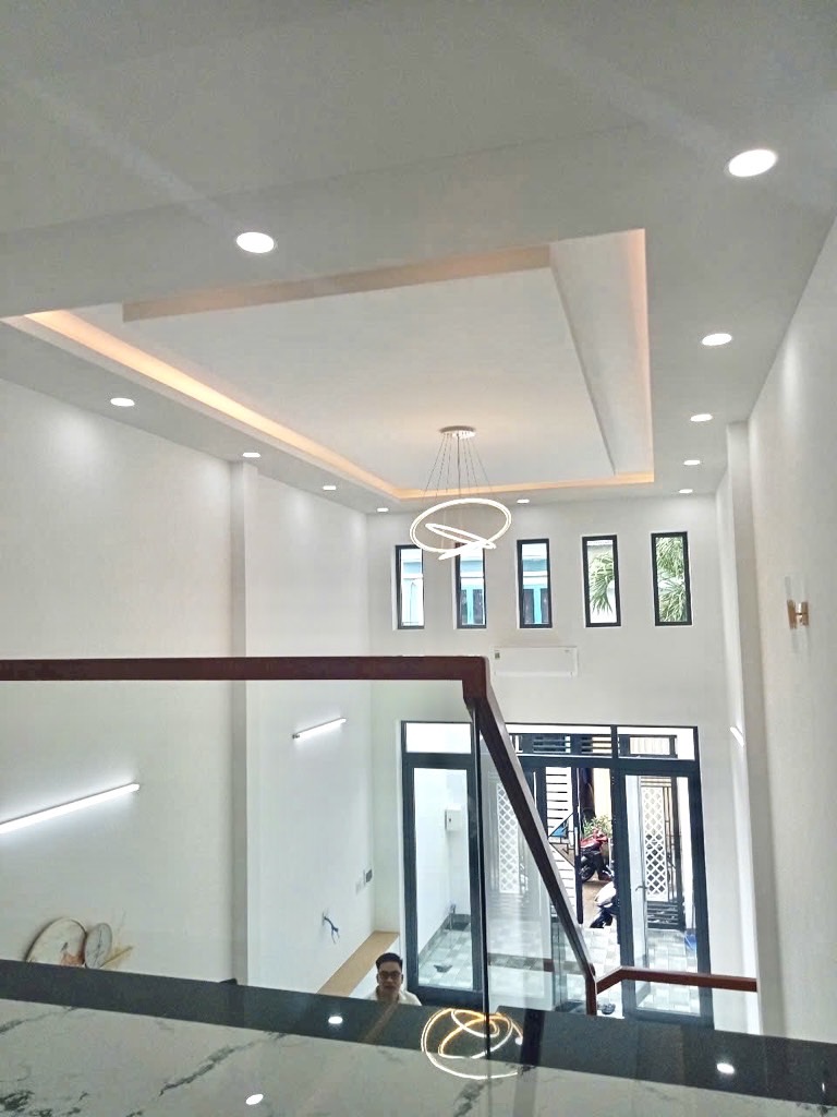 VIP HXH NHÀ MỚI CÁCH NGÃ 4 AN SƯƠNG 2P 4x18 BÀ ĐIỂM Q12 HƠN 4tỷ