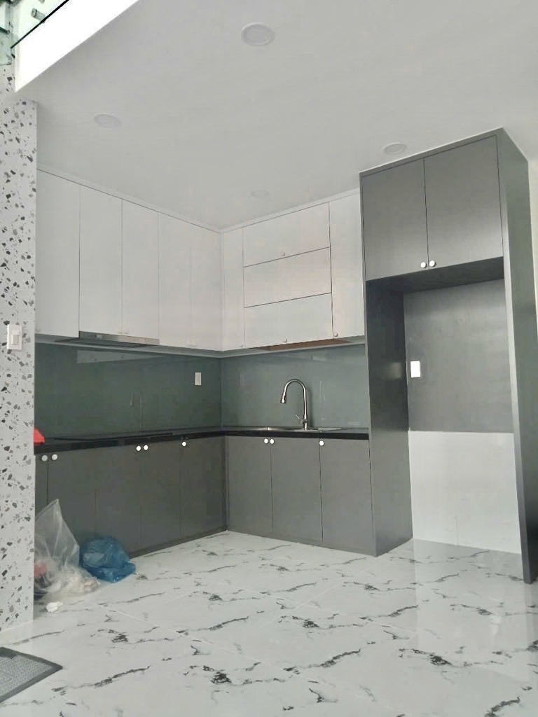 VIP HXH NHÀ MỚI CÁCH NGÃ 4 AN SƯƠNG 2P 4x18 BÀ ĐIỂM Q12 HƠN 4tỷ