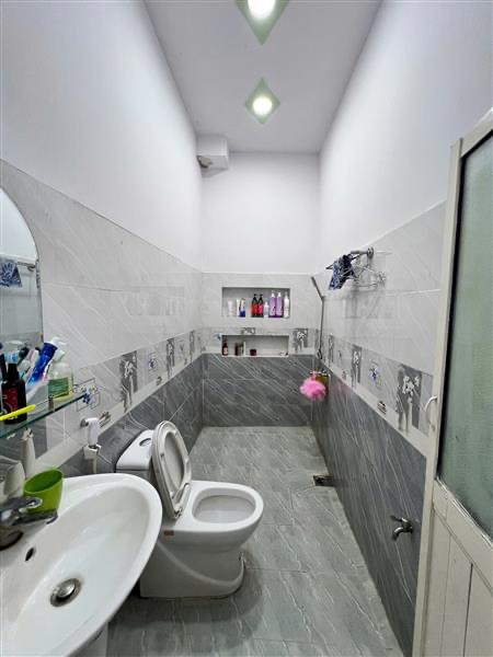 BIỆT THỰ NGAY PHAN VĂN HỚN BÀ ĐIỂM HÓC MÔN 6.3x31m HXH CHỈ 6Tỷ