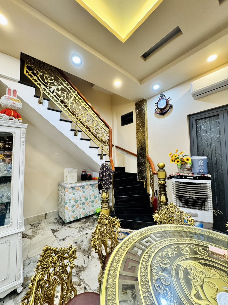 Nhà Phố, Mặt Tiền, Hẻm Xe Hơi, Nhà Cấp 4 Chính Chủ Bán Gấp Đường Nguyễn Tri Phương, Sổ Hồng Riêng!