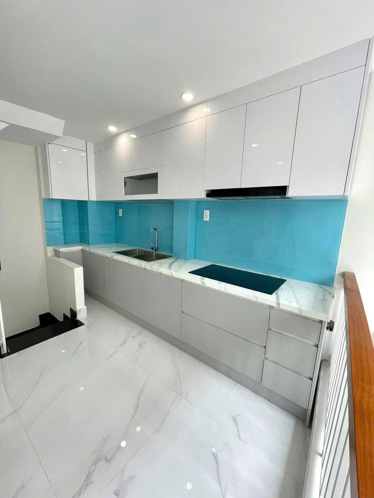 KẸT TIỀN BÁN GẤP NHÀ HẺM CMT8 QUẬN 10 44M GIÁ CHỈ 4.35 TỶ HẺM THÔNG XÂY 3 LẦU