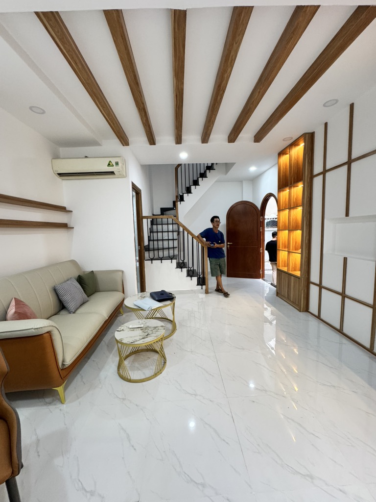 KẸT TIỀN BÁN GẤP NHÀ HẺM CMT8 QUẬN 10 44M GIÁ CHỈ 4.35 TỶ HẺM THÔNG XÂY 3 LẦU