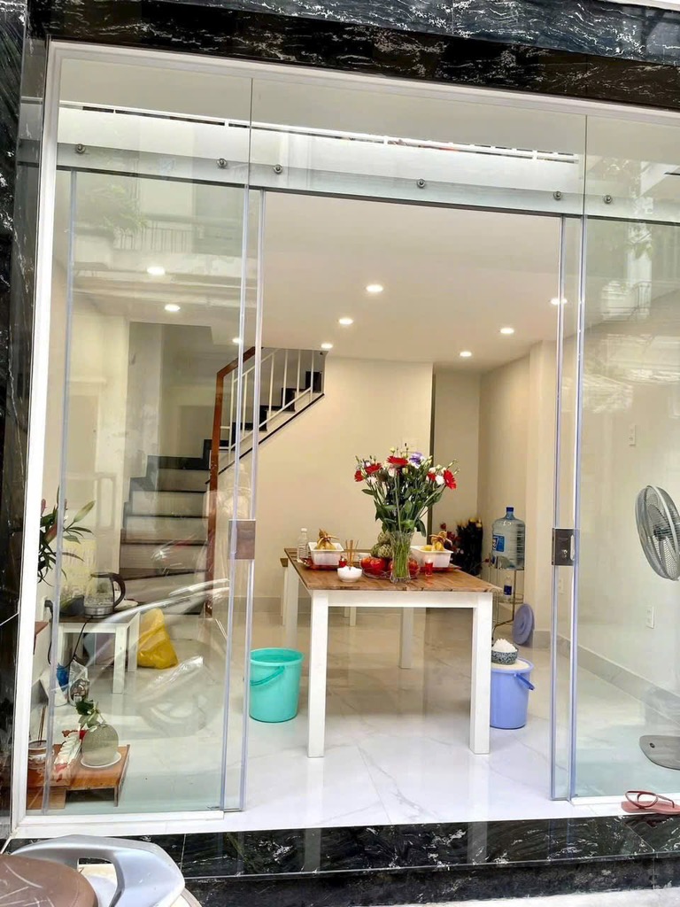 KẸT TIỀN BÁN GẤP NHÀ HẺM CMT8 QUẬN 10 44M GIÁ CHỈ 4.35 TỶ HẺM THÔNG XÂY 3 LẦU