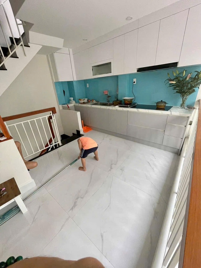 KẸT TIỀN BÁN GẤP NHÀ HẺM CMT8 QUẬN 10 44M GIÁ CHỈ 4.35 TỶ HẺM THÔNG XÂY 3 LẦU