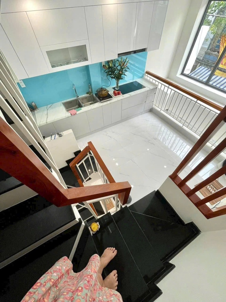 KẸT TIỀN BÁN GẤP NHÀ HẺM CMT8 QUẬN 10 44M GIÁ CHỈ 4.35 TỶ HẺM THÔNG XÂY 3 LẦU