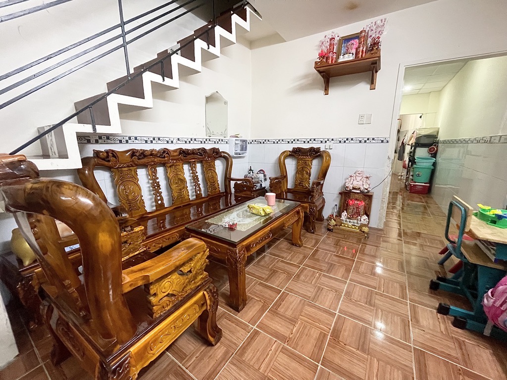 KẸT TIỀN BÁN GẤP NHÀ HẺM CMT8 QUẬN 10 44M GIÁ CHỈ 4.35 TỶ HẺM THÔNG XÂY 3 LẦU