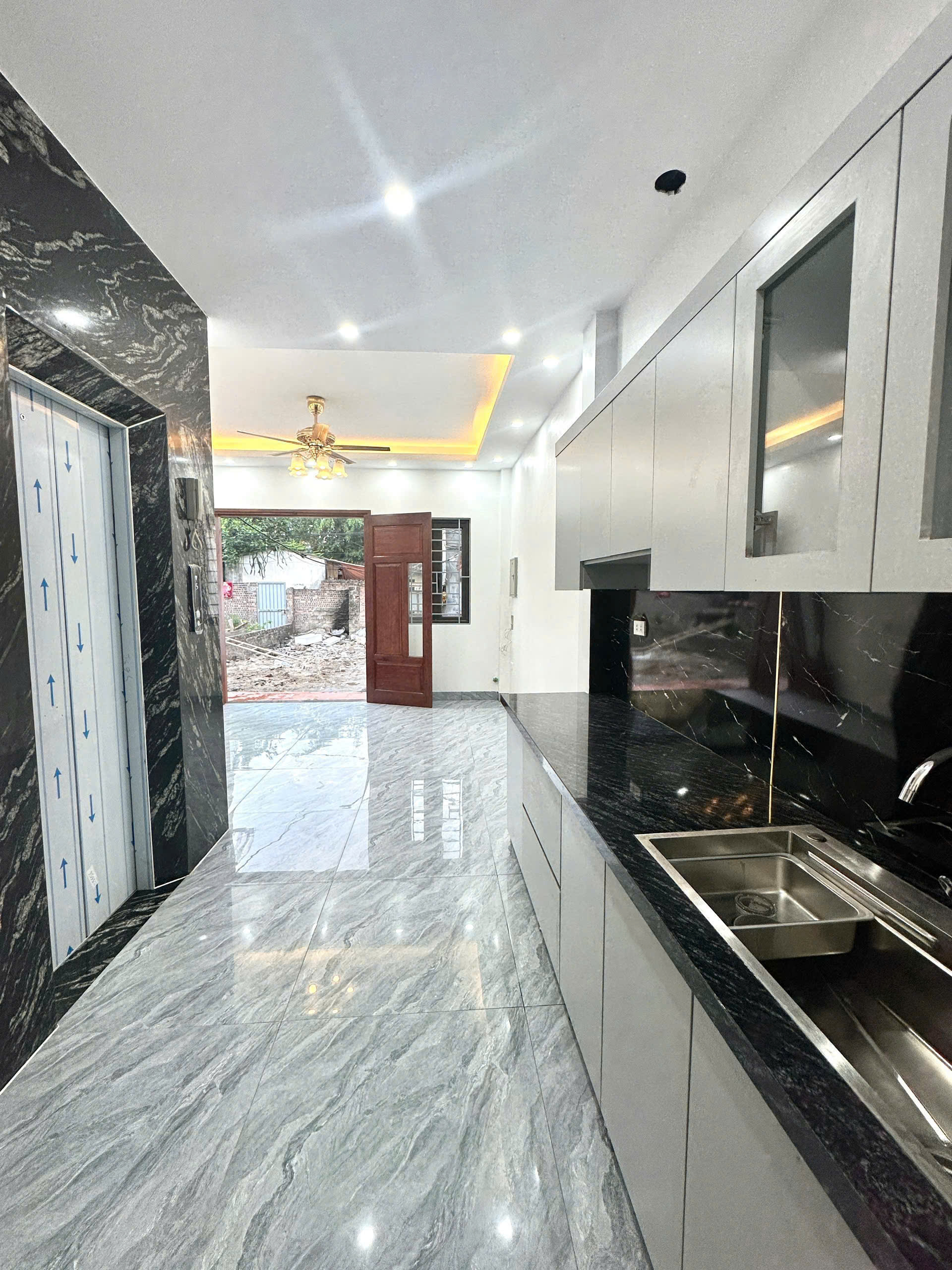 Chính chủ bán nhà ở An Dương Vương, xây mới 100%, có thang máy