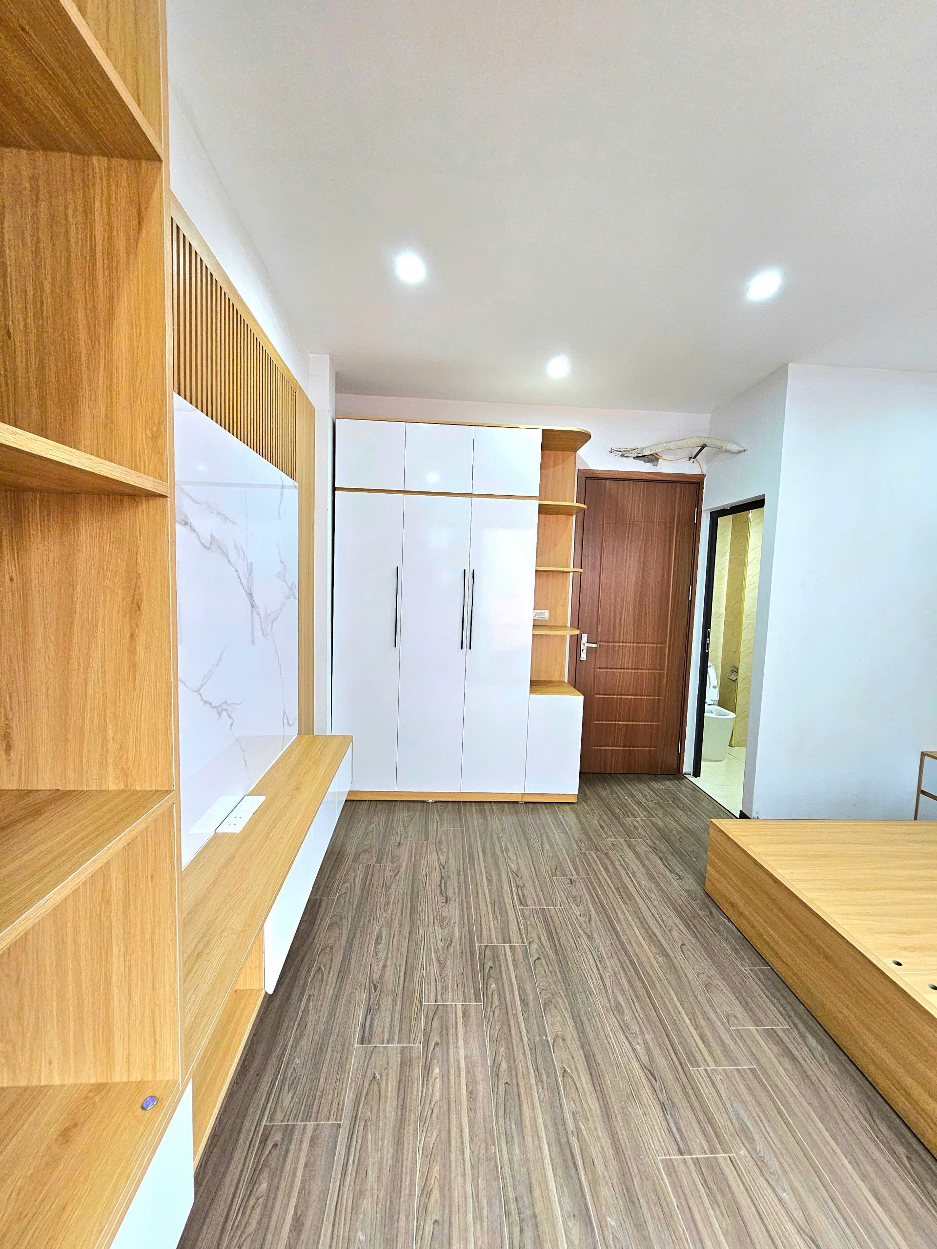 Chính chủ bán nhà ở 207 Xuân Đỉnh, xây mới 100%, có thang máy