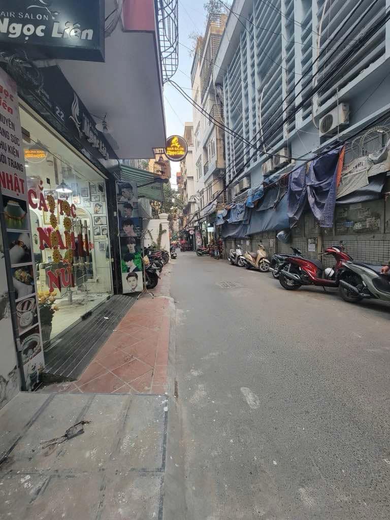 Nhà ĐẸP tại ngõ 79 Cầu Giấy-siêu hiếm vị trí đẹp