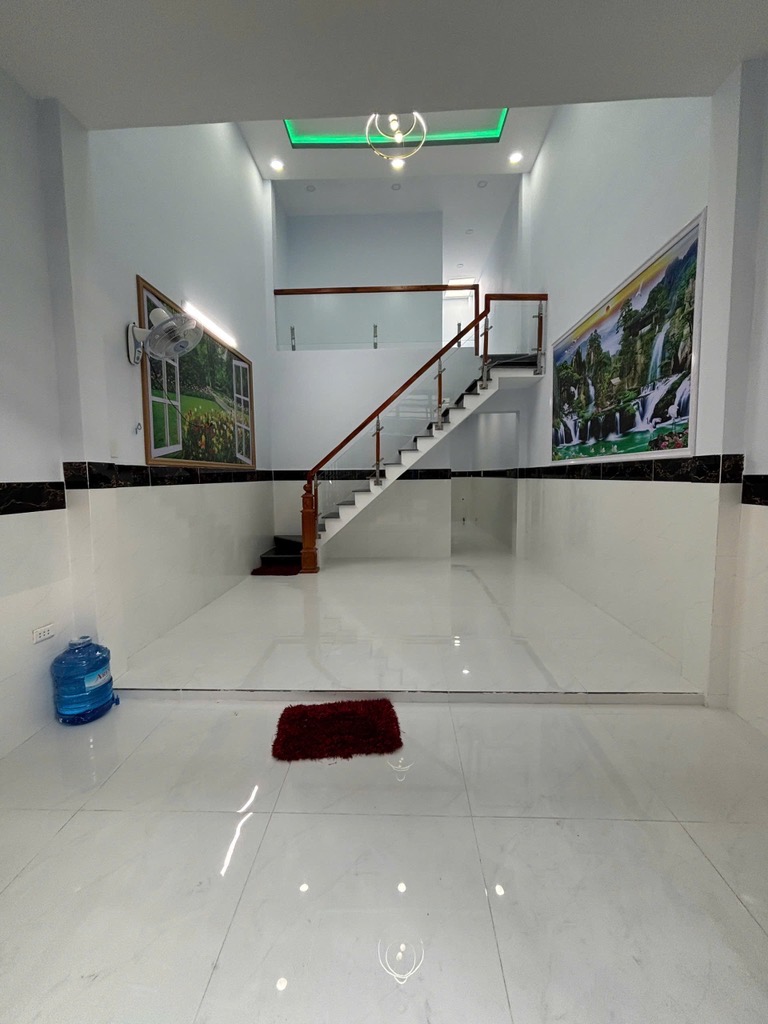 Nhà đẹp vào ở ngay, hẻm xe hơi 10m gần Metro hiệp phú