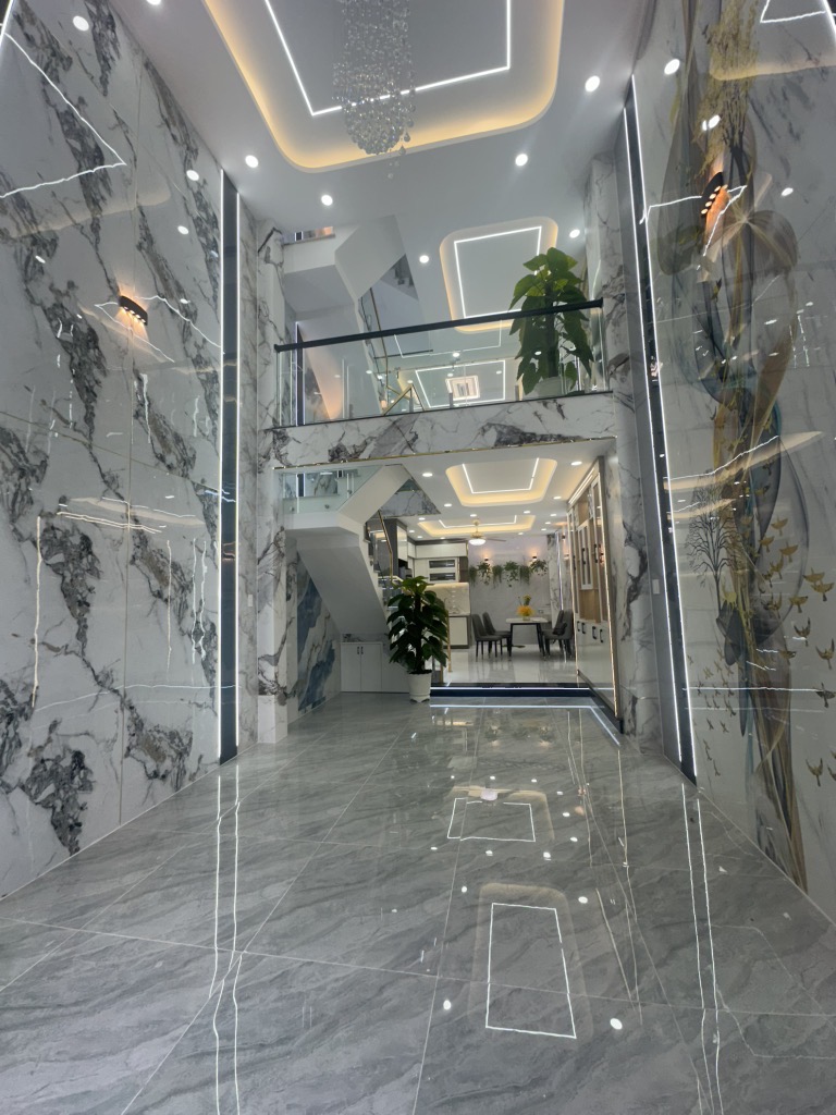 Cực phẩm 6 tầng- hẻm vip xe tải- khu nhà giàu quận 12 sát mặt đường Dương thị mười